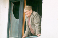 Alter-Mann-im-Fenster